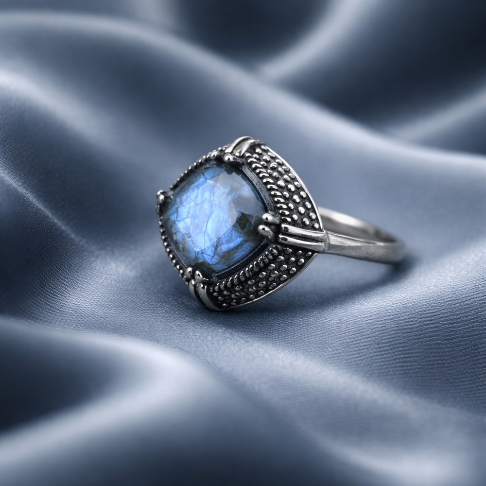 Labradorite Ring - Picture 9 of 10